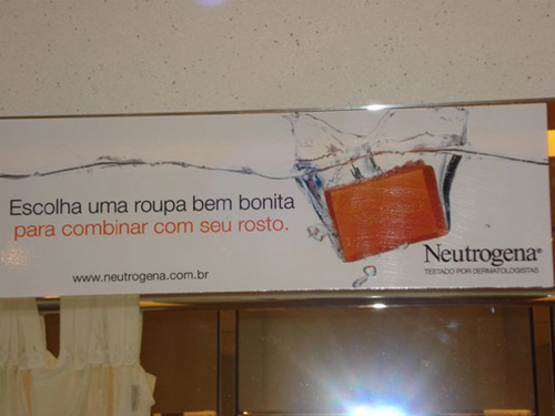 pop_cases_neutrogena02